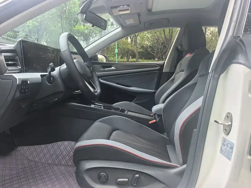 Lamando Lamando L 280 TSI DSG Spicy Cool
