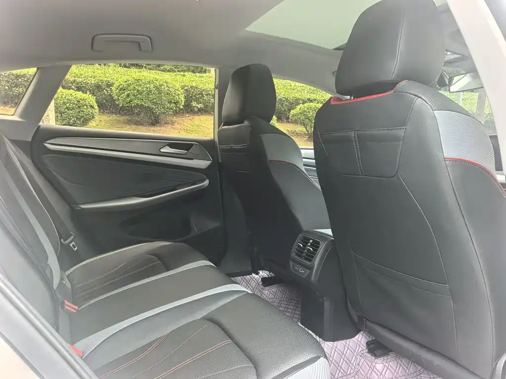 Lamando Lamando L 280 TSI DSG Spicy Cool