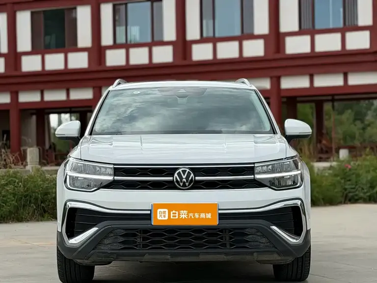 Volkswagen Tharu 300 TSI 2 WD Bright Moon