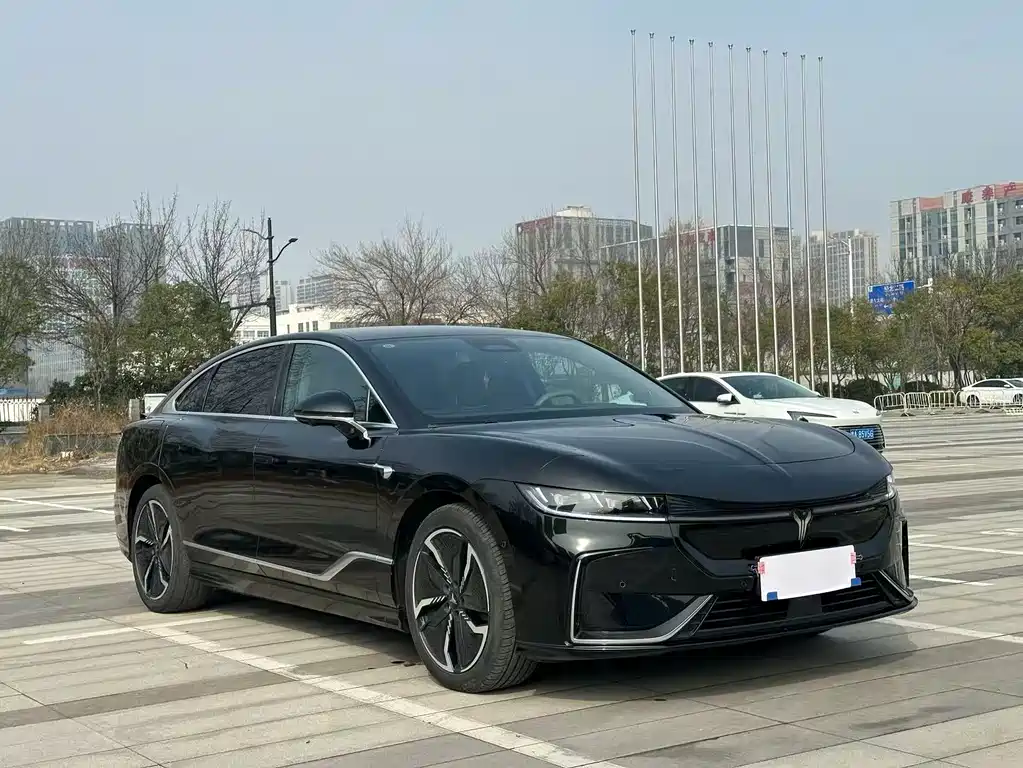 Voyah Zhuiguang PHEV 4 WD Ultra Long Range Flagship