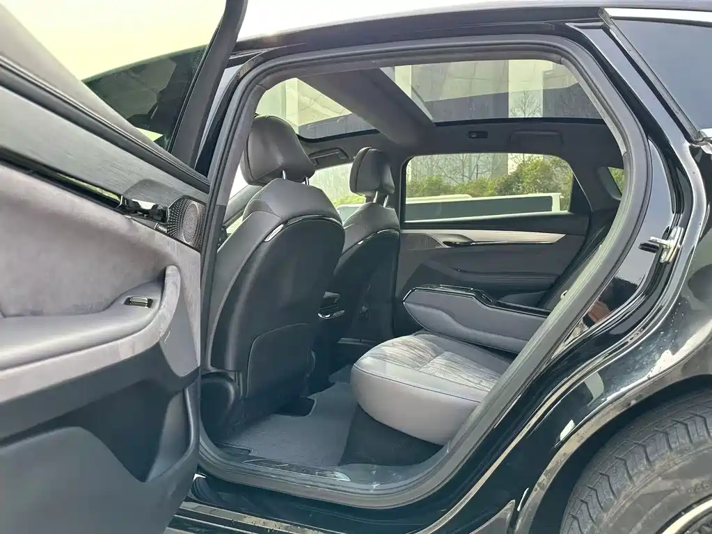 Voyah Zhuiguang PHEV 4 WD Ultra Long Range Flagship