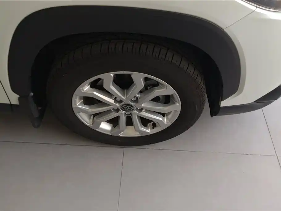 Frontlander 2.0 L CVT Leading
