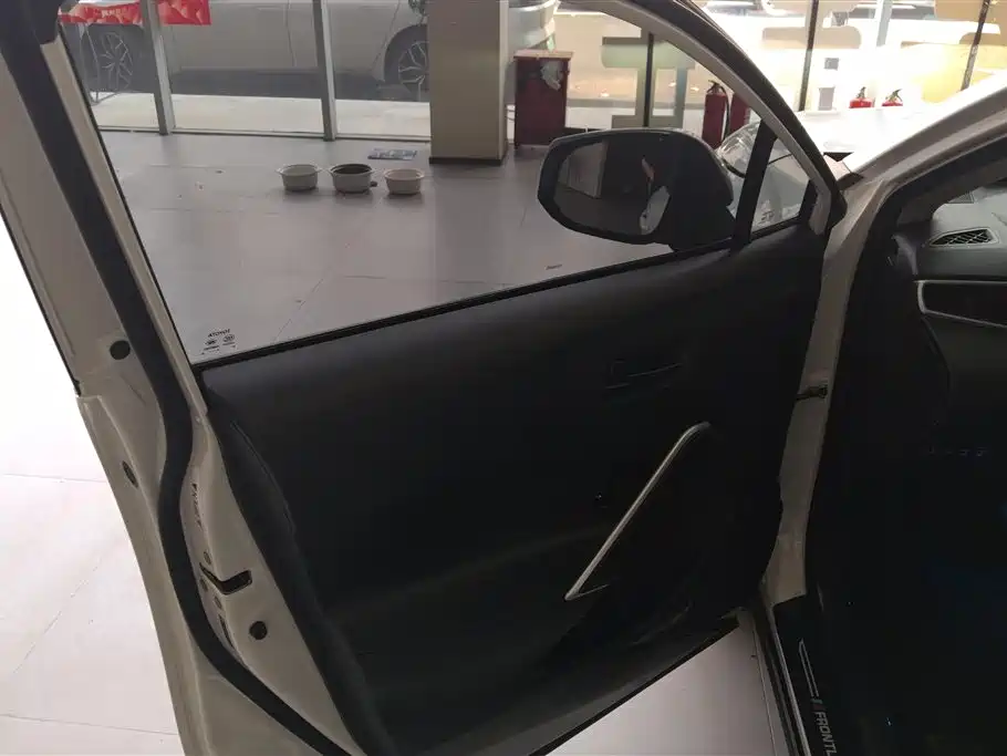 Frontlander 2.0 L CVT Leading