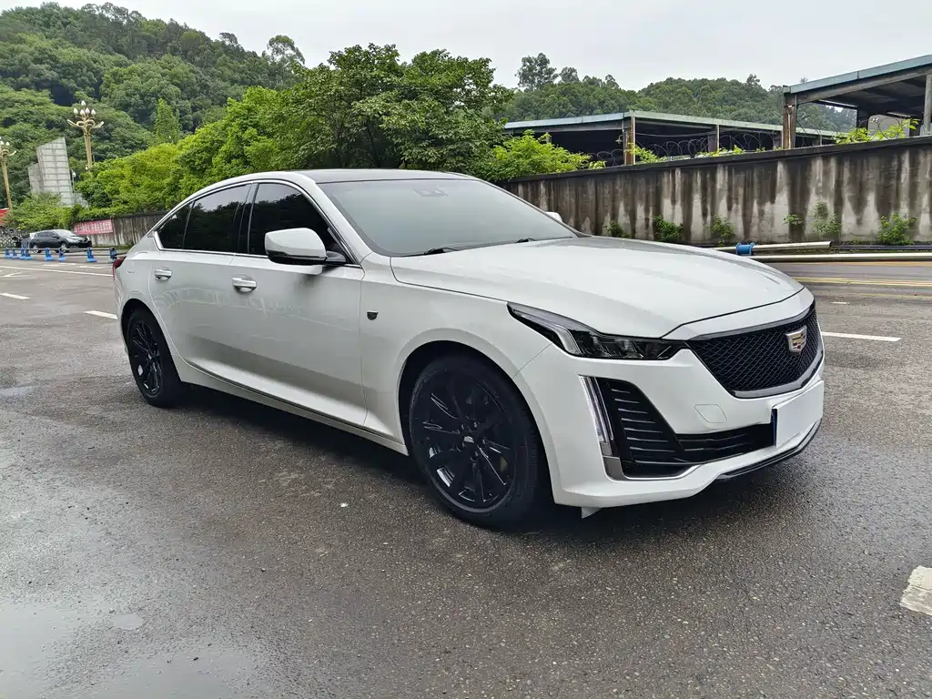 Cadillac CT5 28 T Fashion