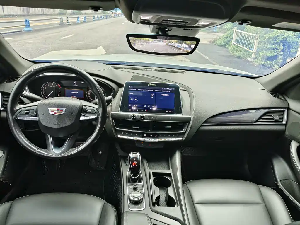 Cadillac CT5 28 T Fashion