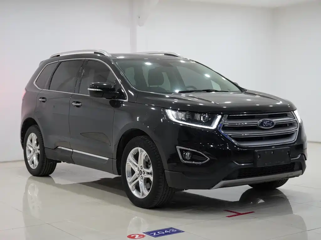 Edge EcoBoost 245 4 WD Grand Sharp 7-seat