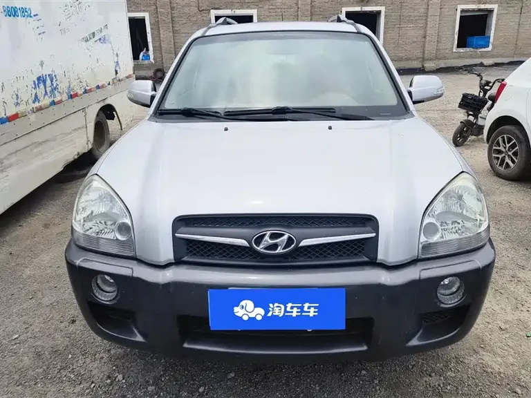 Hyundai Tucson 2.0 L Auto 2 WD Sunroof