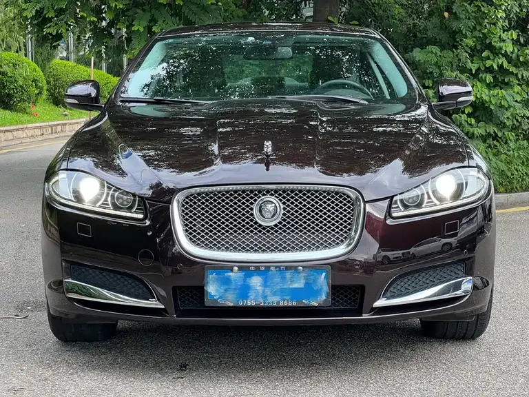 Jaguar XF XF 3.0 L V6 Luxury