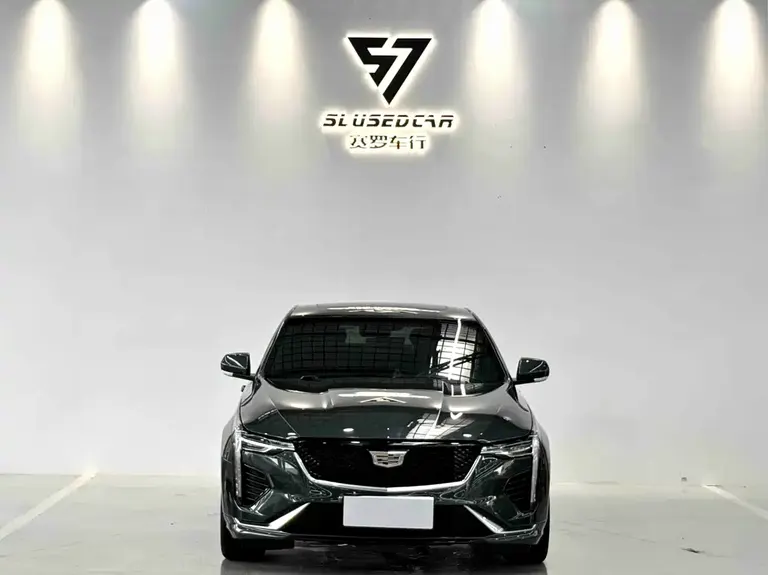 Cadillac CT4 28 T Fashion