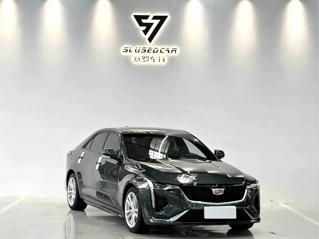 Cadillac CT4 28 T Fashion