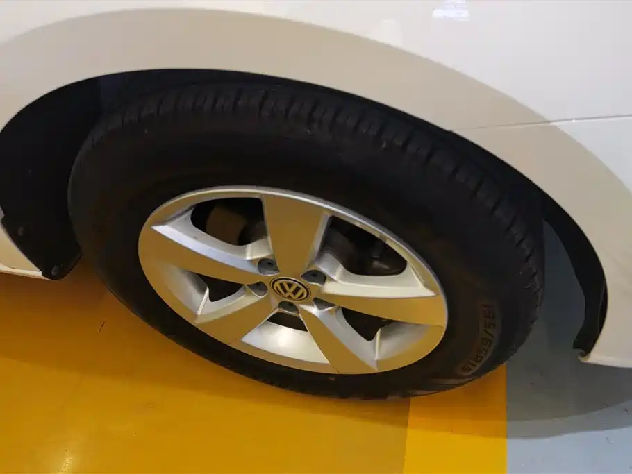 Lavida 1.6 L Auto Style
