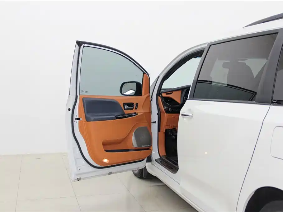 SIENNA 3.5 L Canada Spec