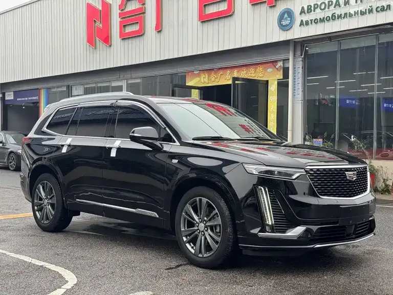 Cadillac XT6 28 T 7-seat 4 WD Leading