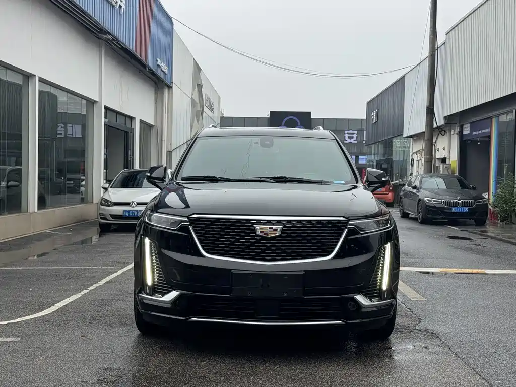 Cadillac XT6 28 T 7-seat 4 WD Leading