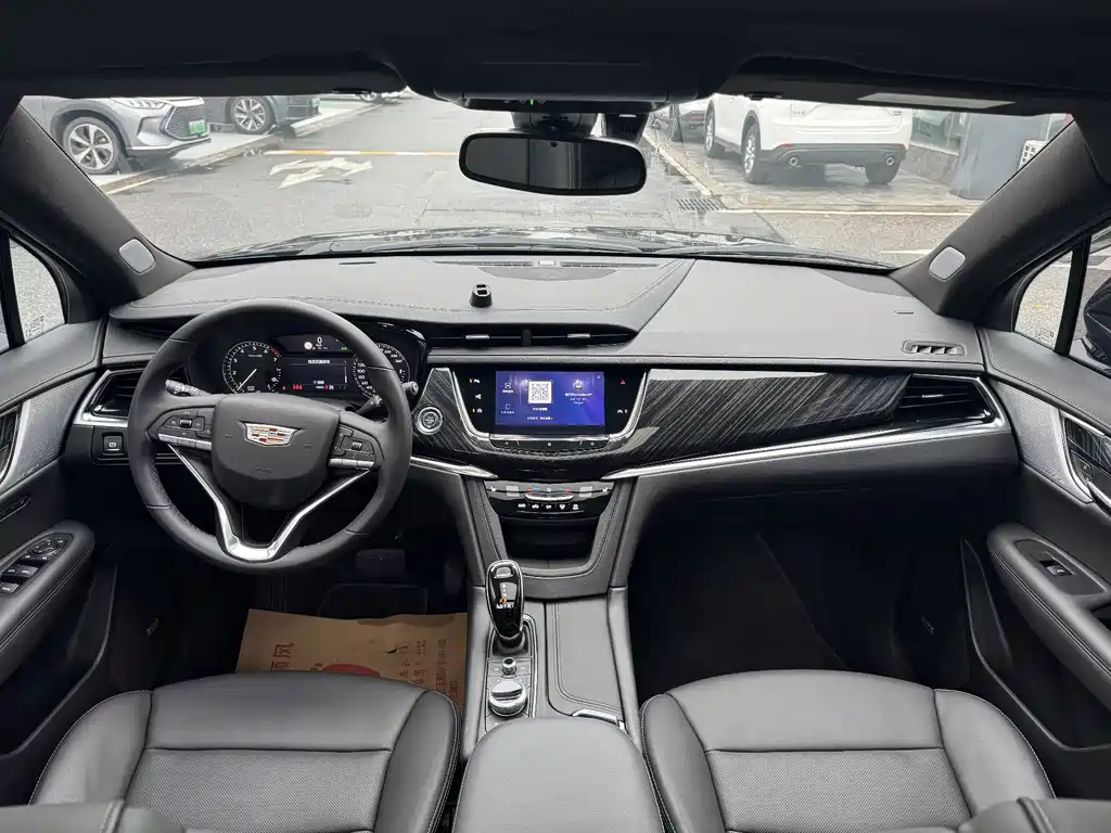 Cadillac XT6 28 T 7-seat 4 WD Leading