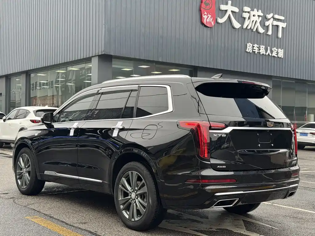 Cadillac XT6 28 T 7-seat 4 WD Leading