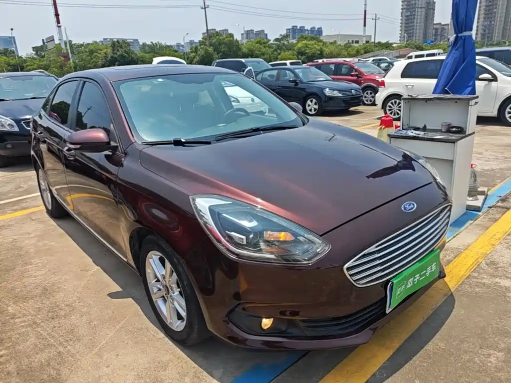 Escort Facelift 1.5 L Auto Joy CN-VI