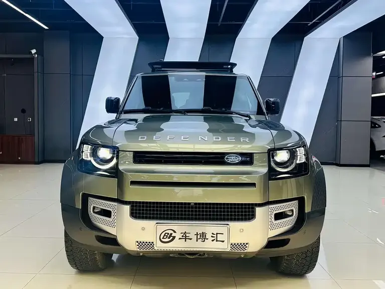 Land Rover Defender 110 P400 Dark Special Edition