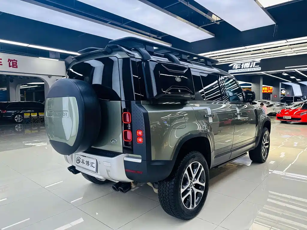 Land Rover Defender 110 P400 Dark Special Edition