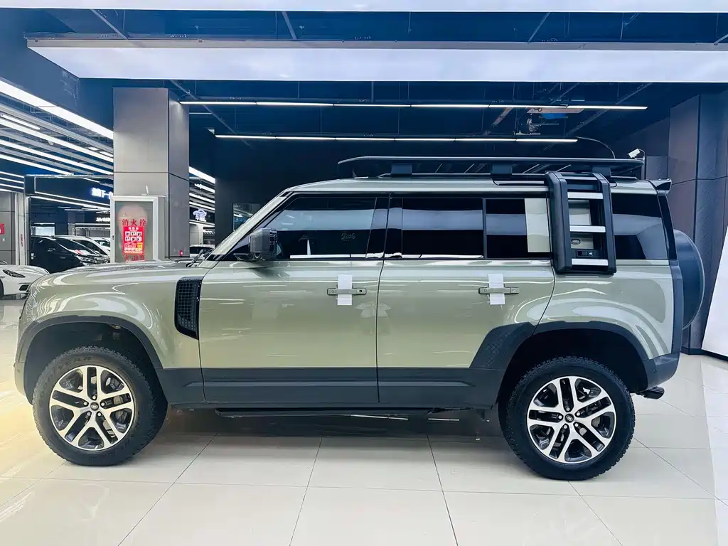 Land Rover Defender 110 P400 Dark Special Edition
