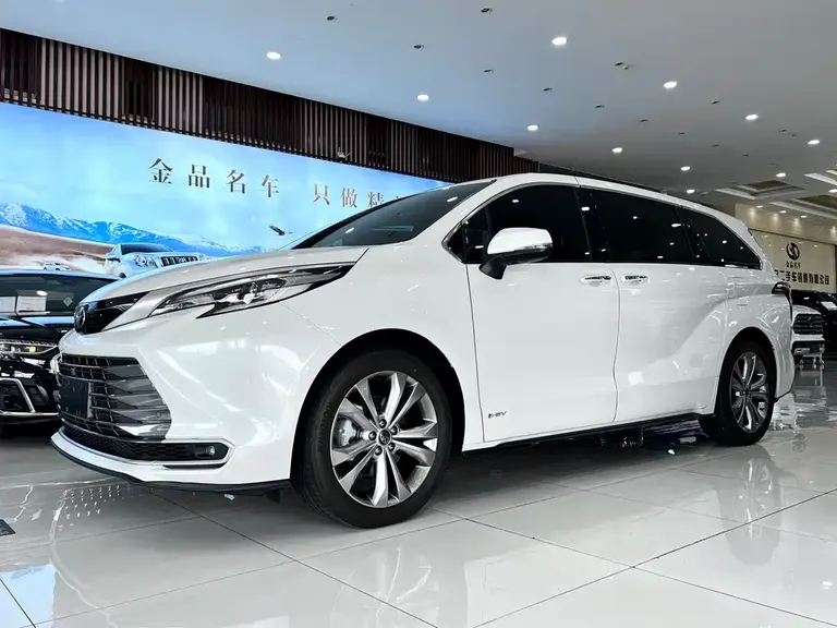 Toyota Sienna 2.5 L Hybrid Premium Enjoyment Distinguished