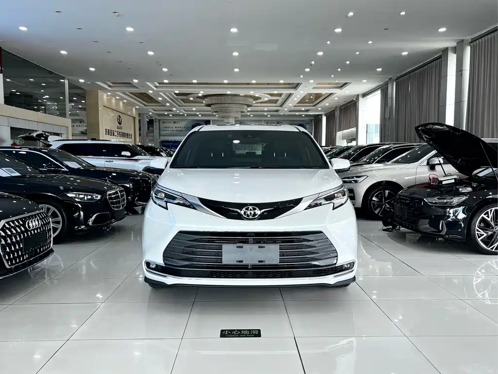 Sienna 2.5 L Hybrid Premium Enjoyment Distinguished