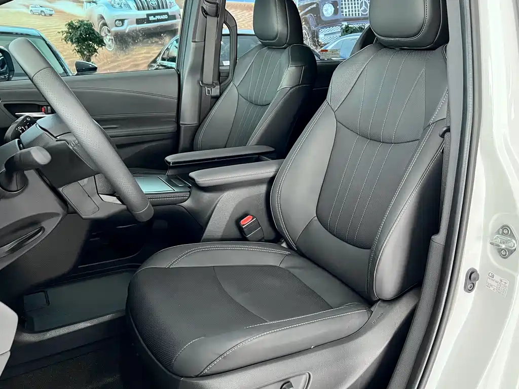 Sienna 2.5 L Hybrid Premium Enjoyment Distinguished