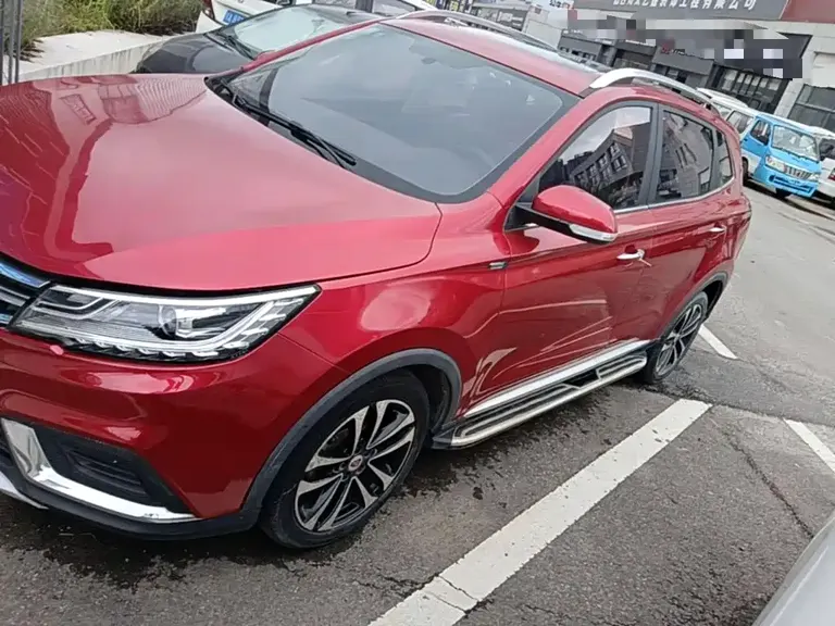 Roewe RX3 1.6 L CVT Flagship