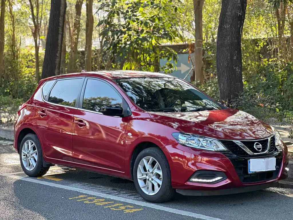 Tiida 1.6 L CVT Cool Motion