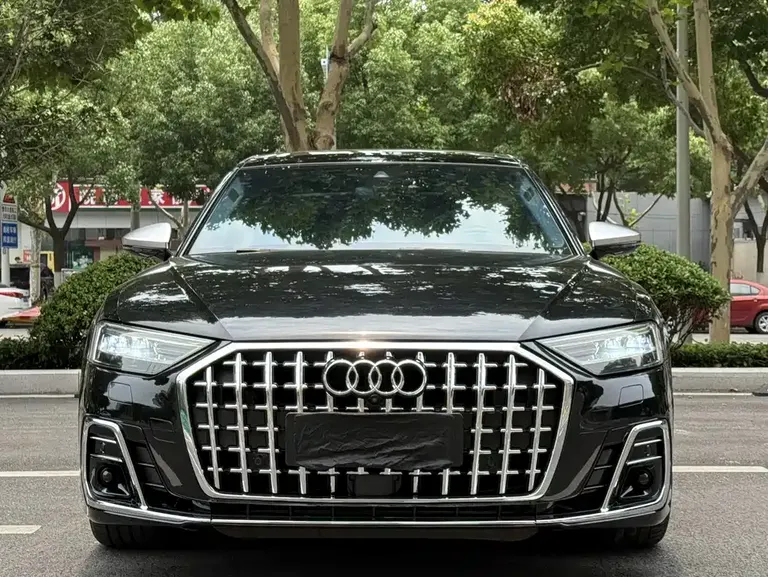 Audi A8 A8 L 55 TFSI quattro Launch Premium