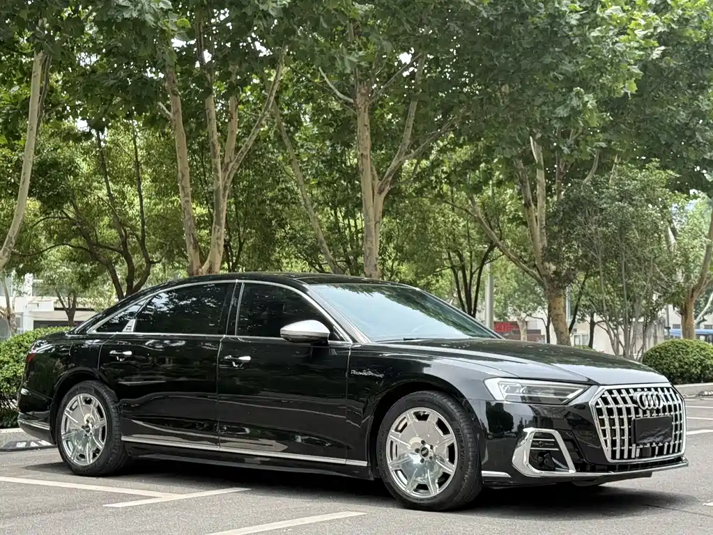 Audi A8 A8 L 55 TFSI quattro Launch Premium