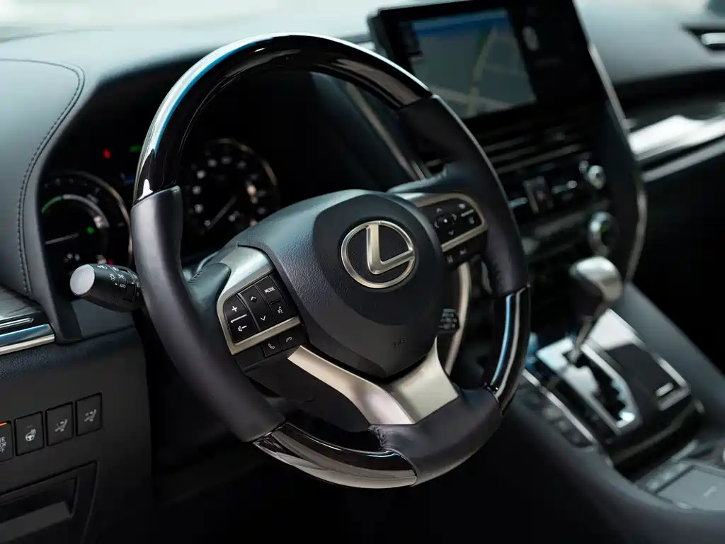 Lexus LM 300 h 7-seat Elegant
