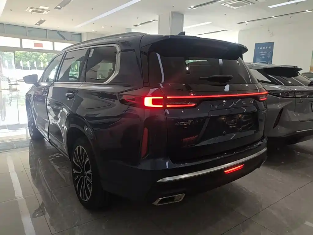 Exeed Lanyue 400 T 2 WD Star Wise Pro 7-seat