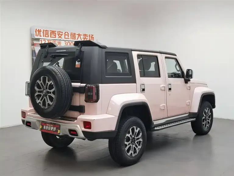 BAIC BJ40 北京越野BJ40 2019款 改款 2.0 T 自动四驱城市猎人版尊享型 国V