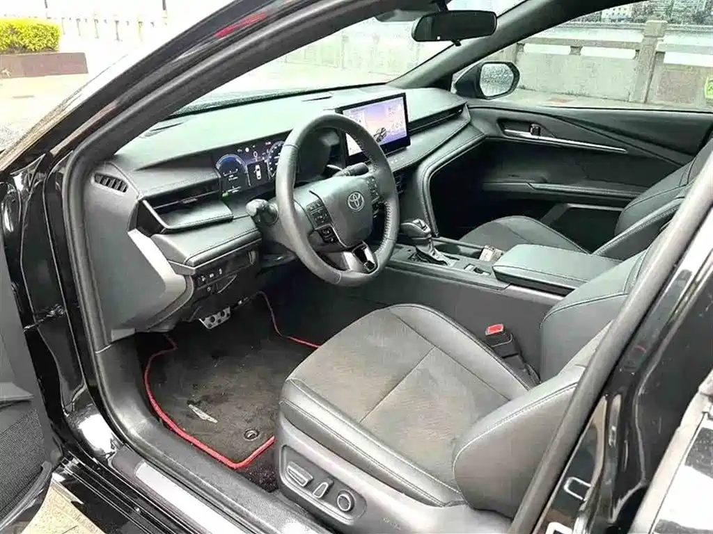 Camry Dual Engine 2.0 HXS Sport Plus