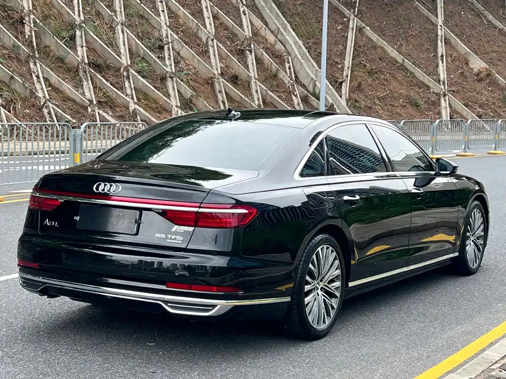Audi A8 A8 L 55 TFSI quattro Luxury