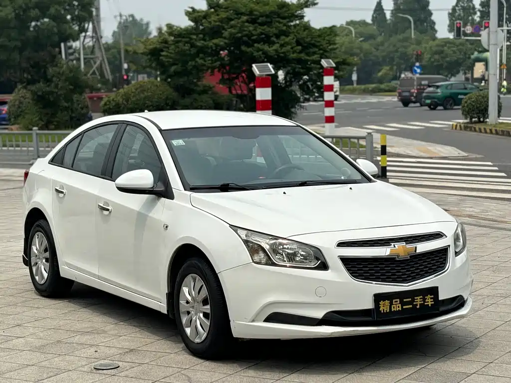 Cruze 1.5 L Classic SL MT