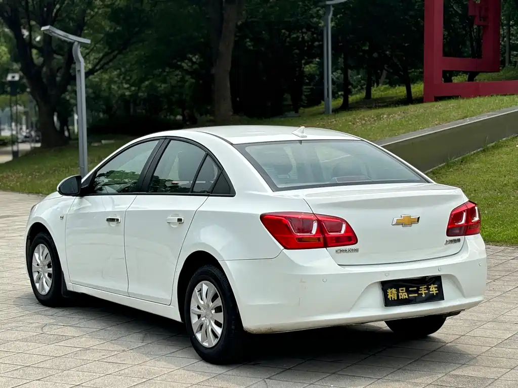 Cruze 1.5 L Classic SL MT