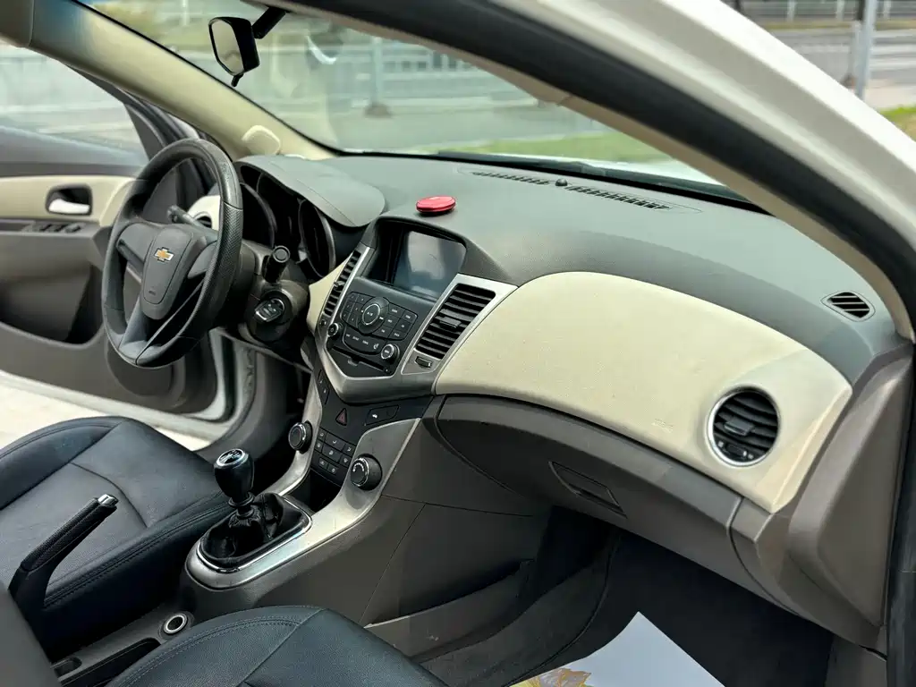 Cruze 1.5 L Classic SL MT