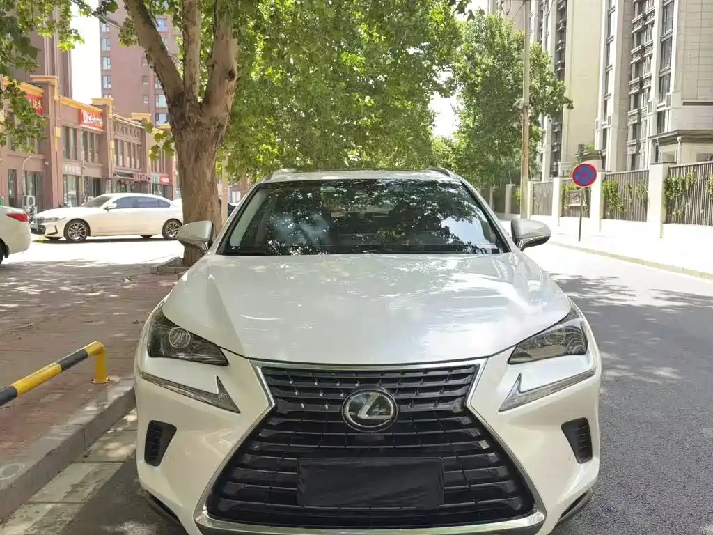 Lexus NX 200 AWD Sharp Style