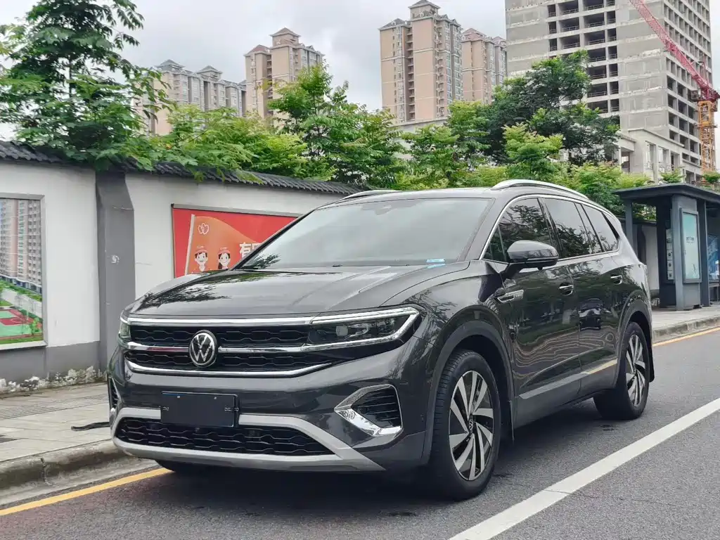 Talagon 380 TSI 4 WD Luxury Premium Realm Pro 6-seat