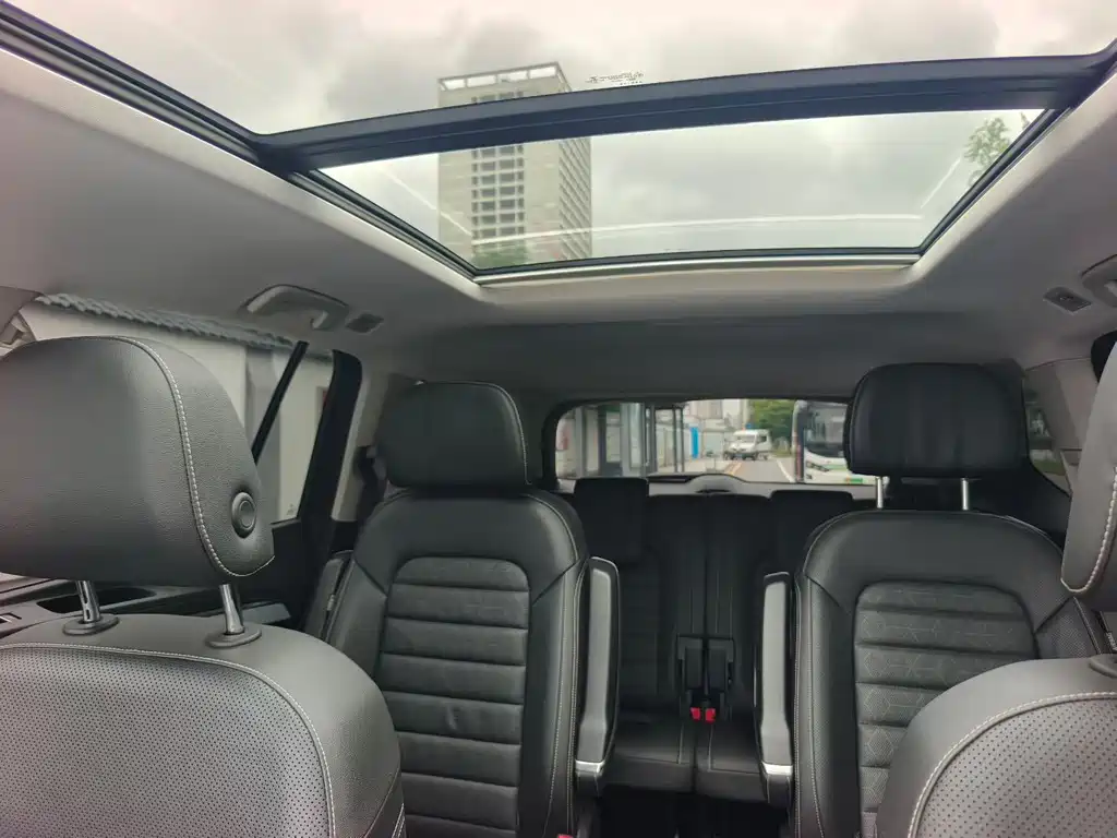 Talagon 380 TSI 4 WD Luxury Premium Realm Pro 6-seat