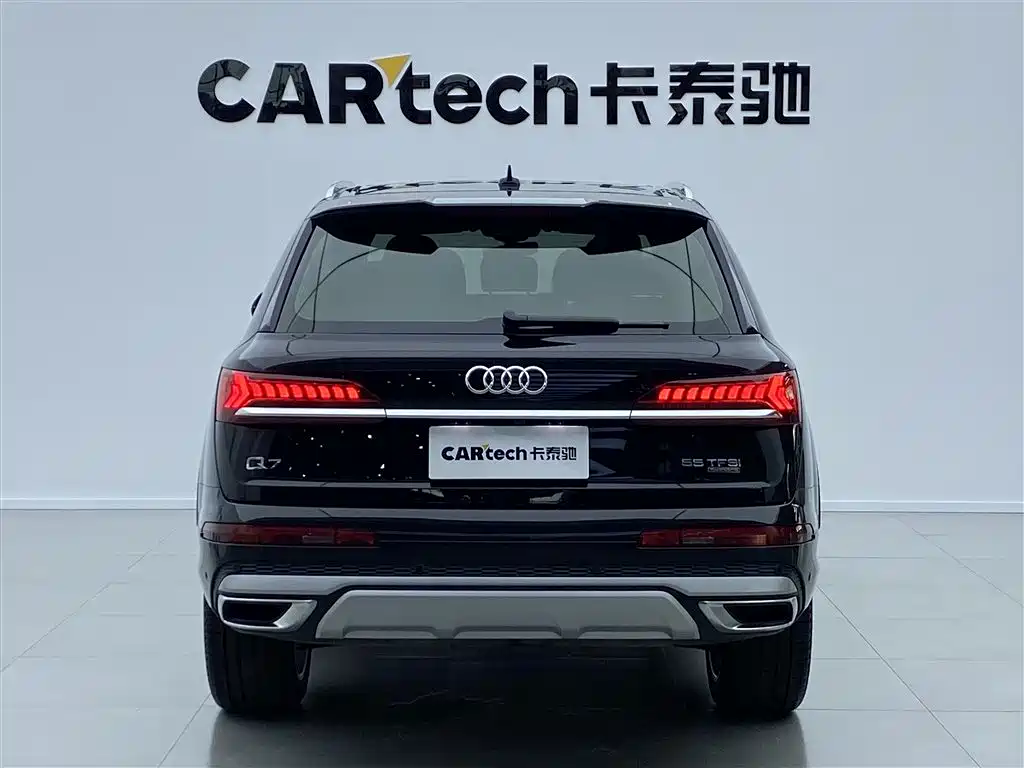 Audi Q7 55 TFSI quattro S Distinguished
