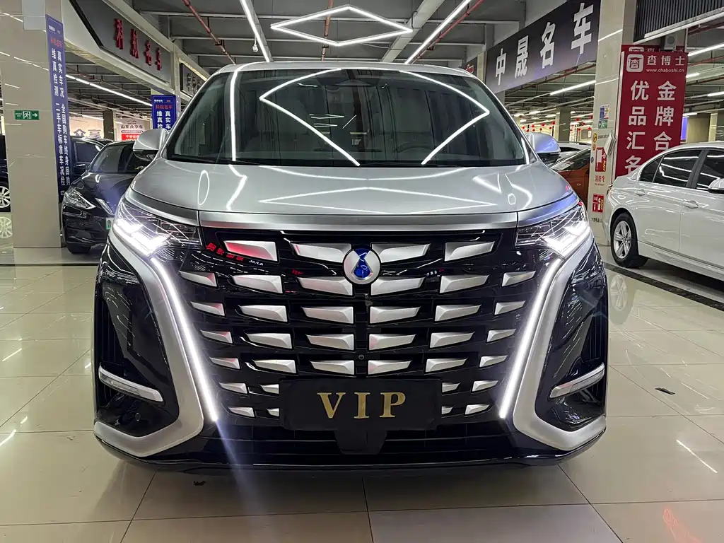 Denza D9 DM-i 970 4 WD Flagship