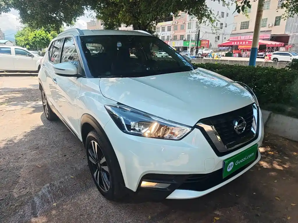 Kicks 1.5 L XV CVT Connected Luxury
