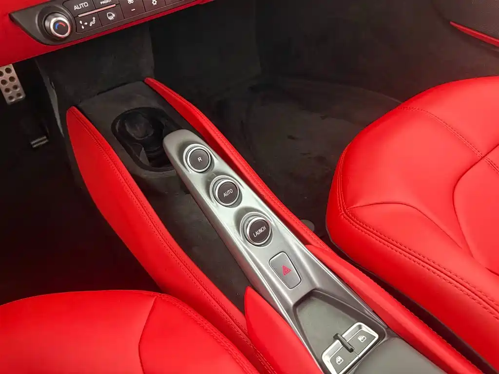 Ferrari F8 Tributo 3.9 T V8