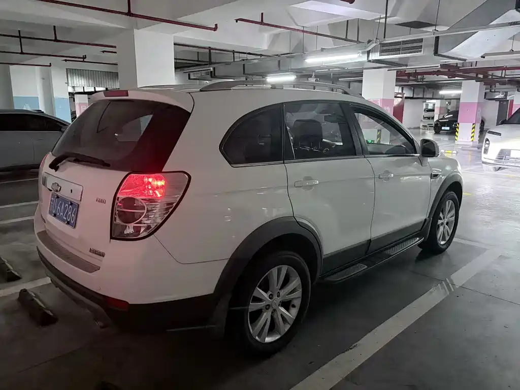 Captiva 2.4 L 4 WD Flagship 7-seat