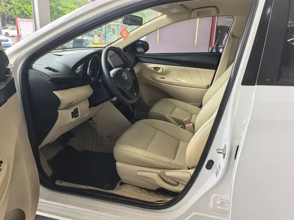 Vios FS 1.5 L CVT Sharp Speed