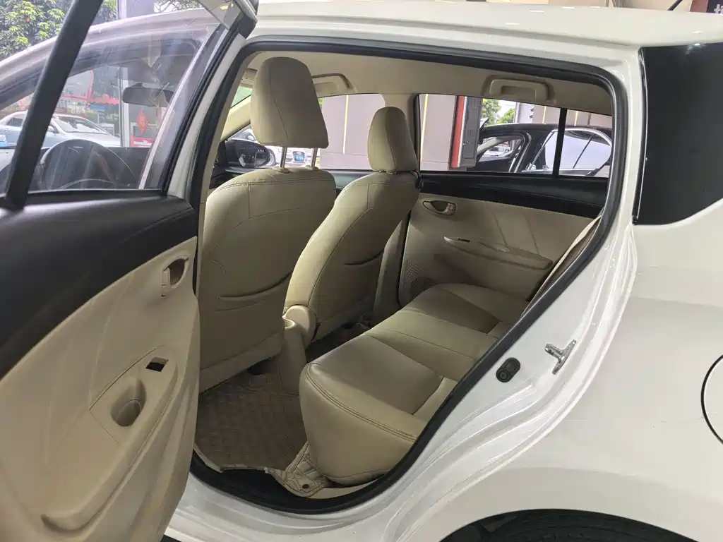 Vios FS 1.5 L CVT Sharp Speed