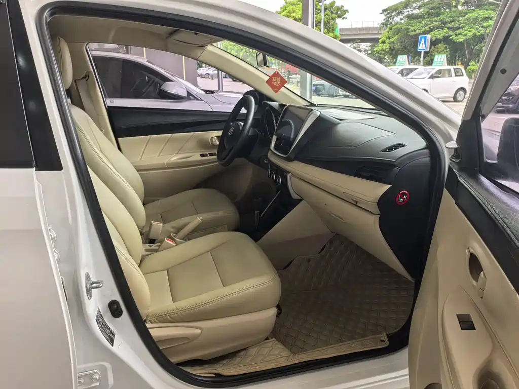 Vios FS 1.5 L CVT Sharp Speed